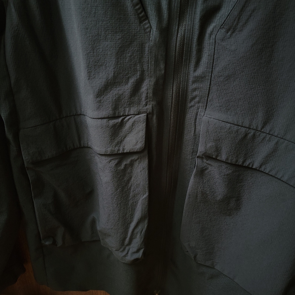 Lululemon Lab Diffract Cargo Jacket - Picture 6 of 11